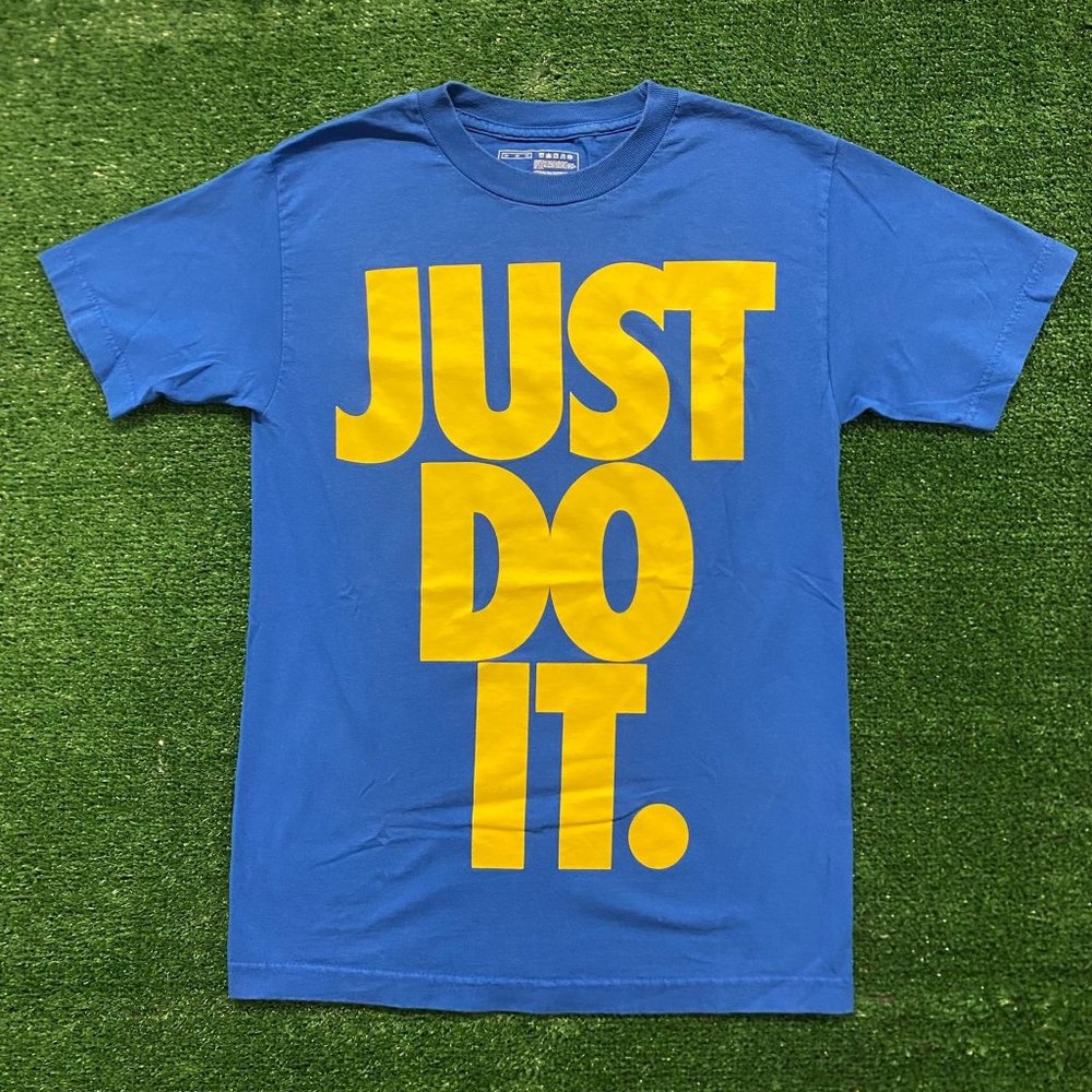 Nike Basic Essential Vintage Big Print T-Shirt - image 1